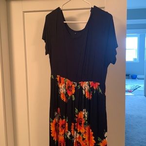 Size XL. Sunflower maxi dress - T-shirt style top. Unknown brand. Worn once.